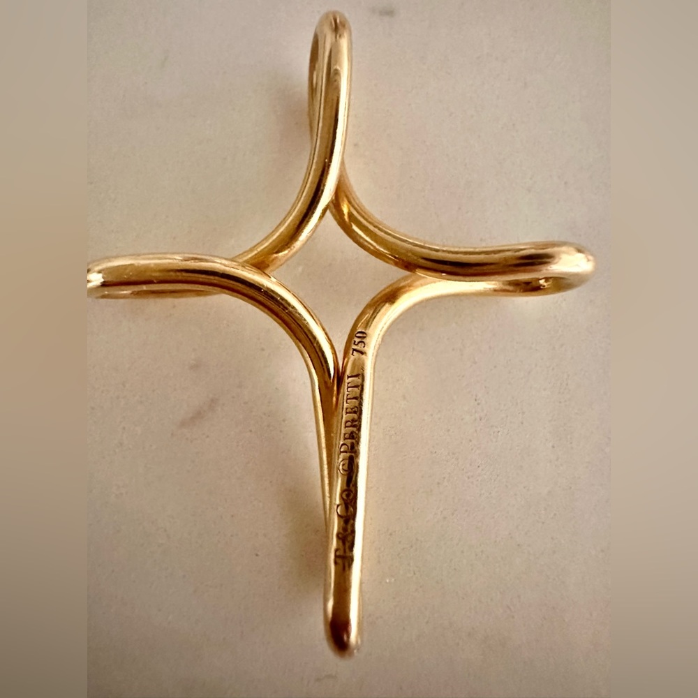 Brand new Tiffany cross pendant 18k 1.5 inches tall 1.15 inches wide